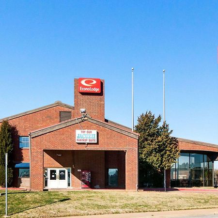 Econo Lodge Wichita Falls Downtown Bagian luar foto