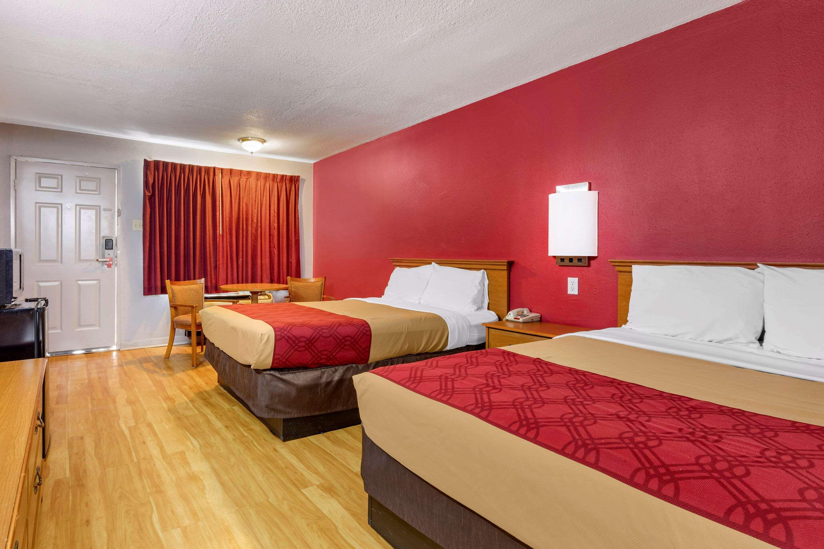 Econo Lodge Wichita Falls Downtown Bagian luar foto