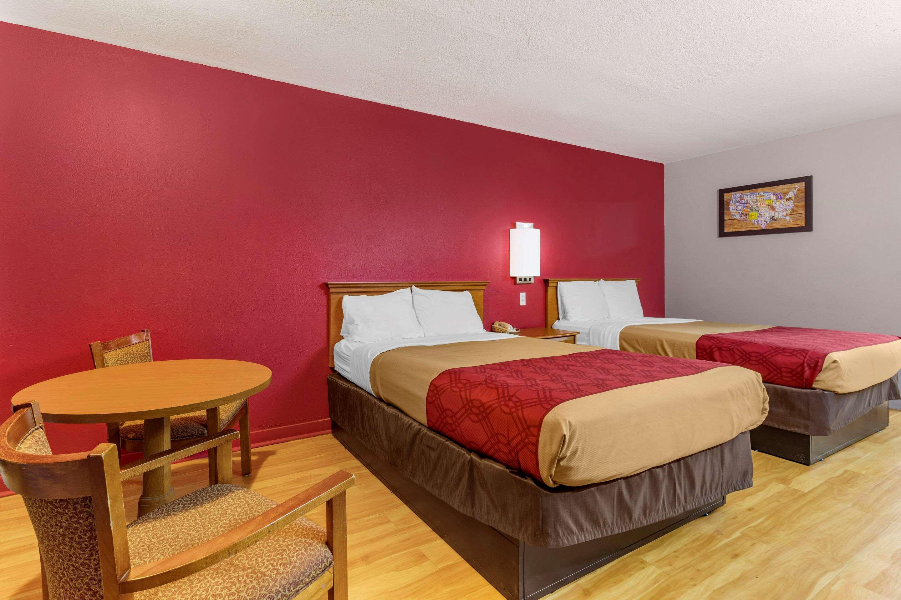Econo Lodge Wichita Falls Downtown Bagian luar foto