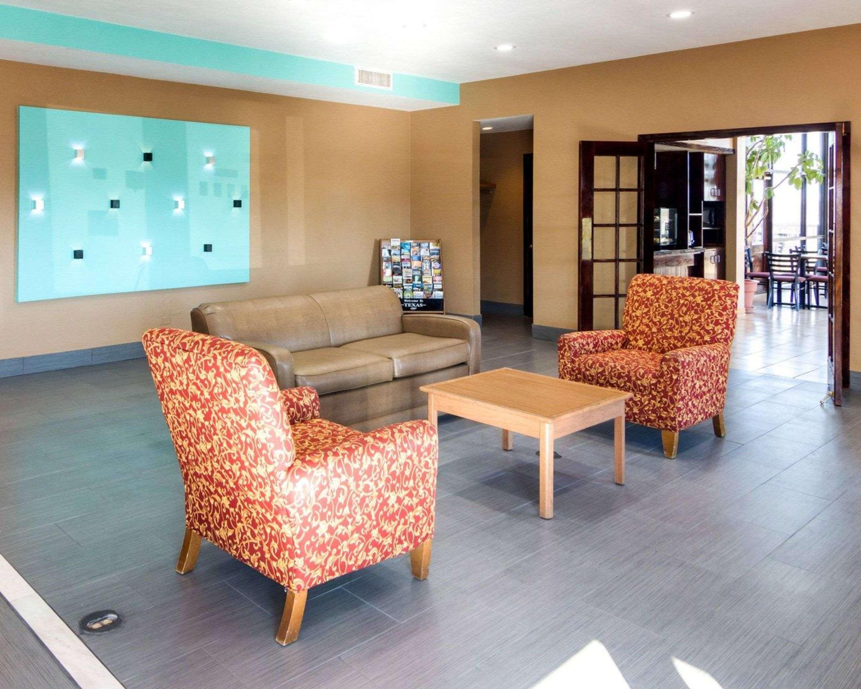 Econo Lodge Wichita Falls Downtown Bagian luar foto
