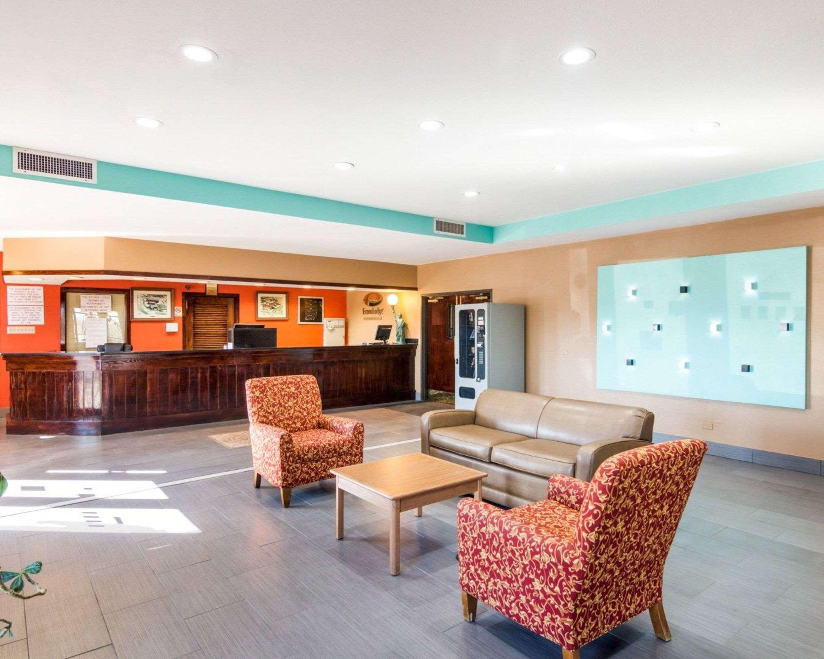 Econo Lodge Wichita Falls Downtown Bagian luar foto