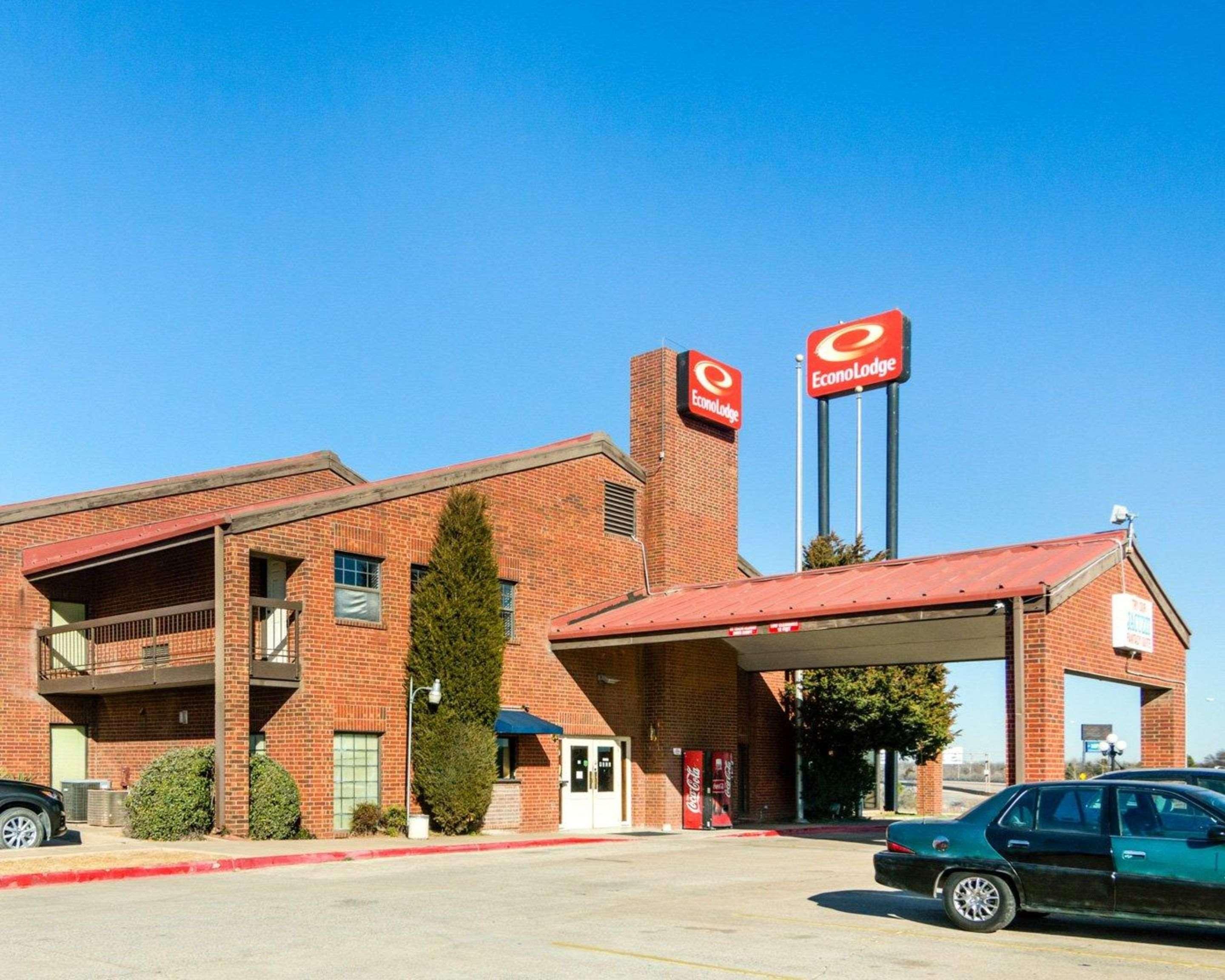 Econo Lodge Wichita Falls Downtown Bagian luar foto