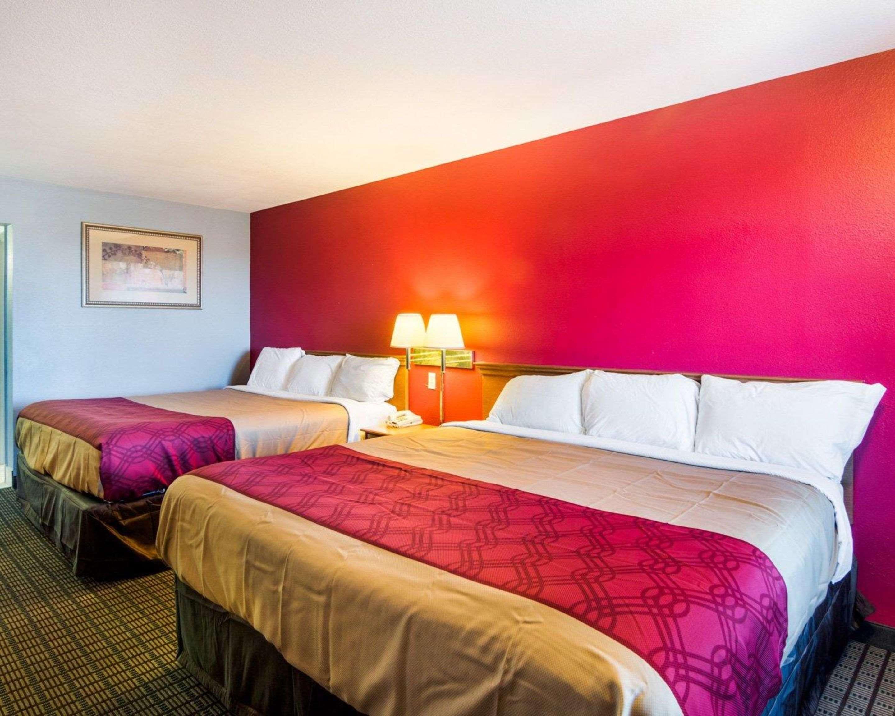 Econo Lodge Wichita Falls Downtown Bagian luar foto