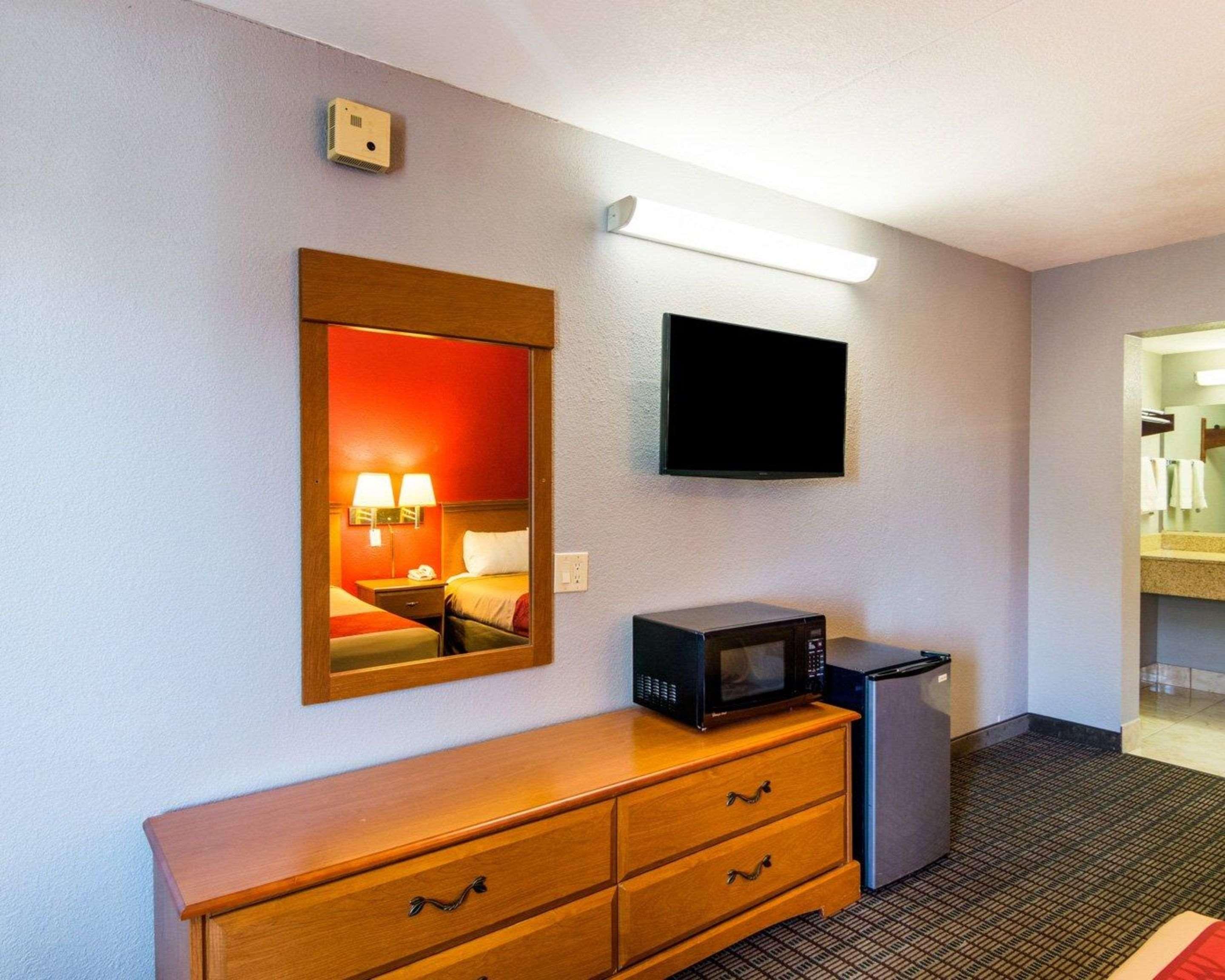 Econo Lodge Wichita Falls Downtown Bagian luar foto