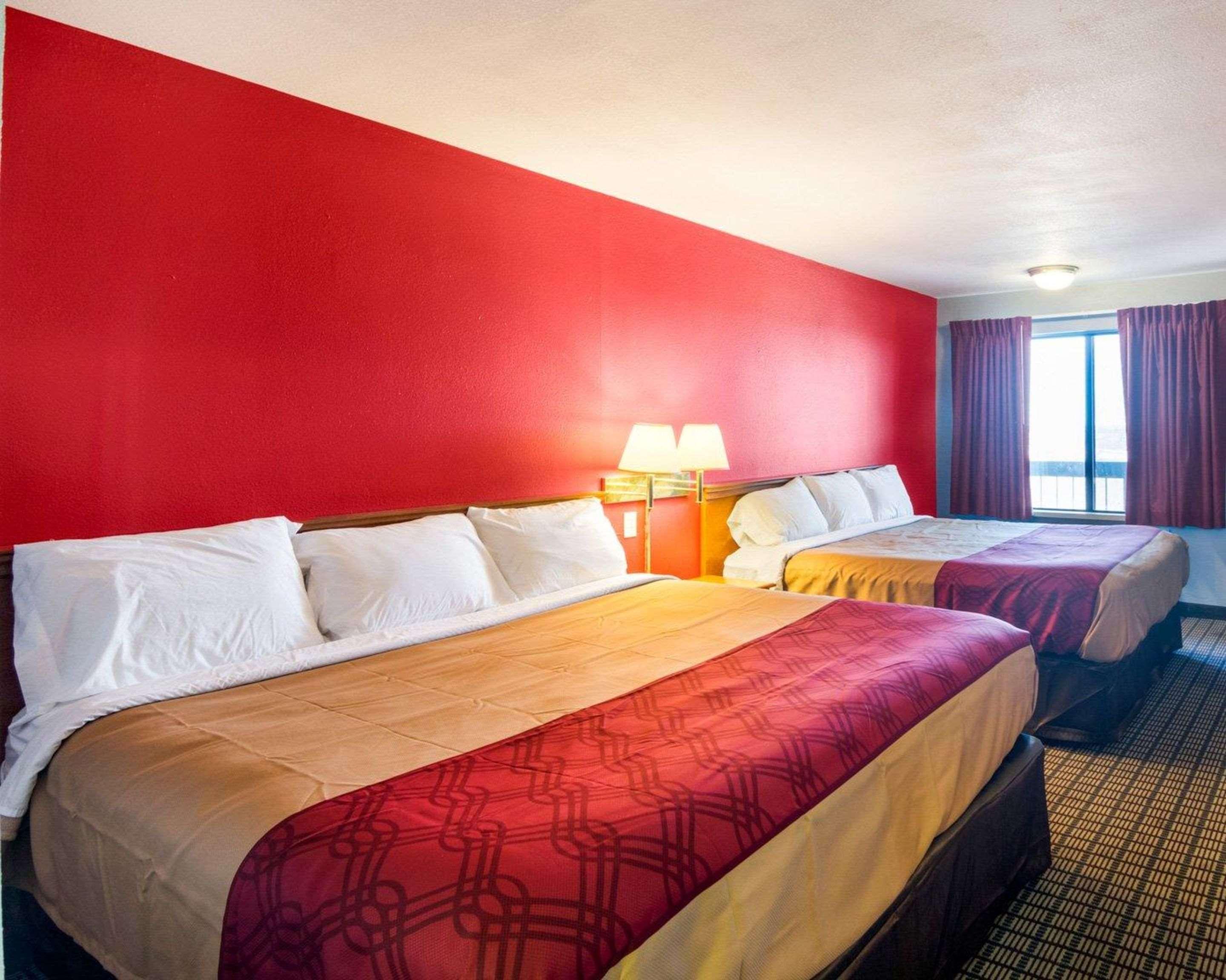 Econo Lodge Wichita Falls Downtown Bagian luar foto