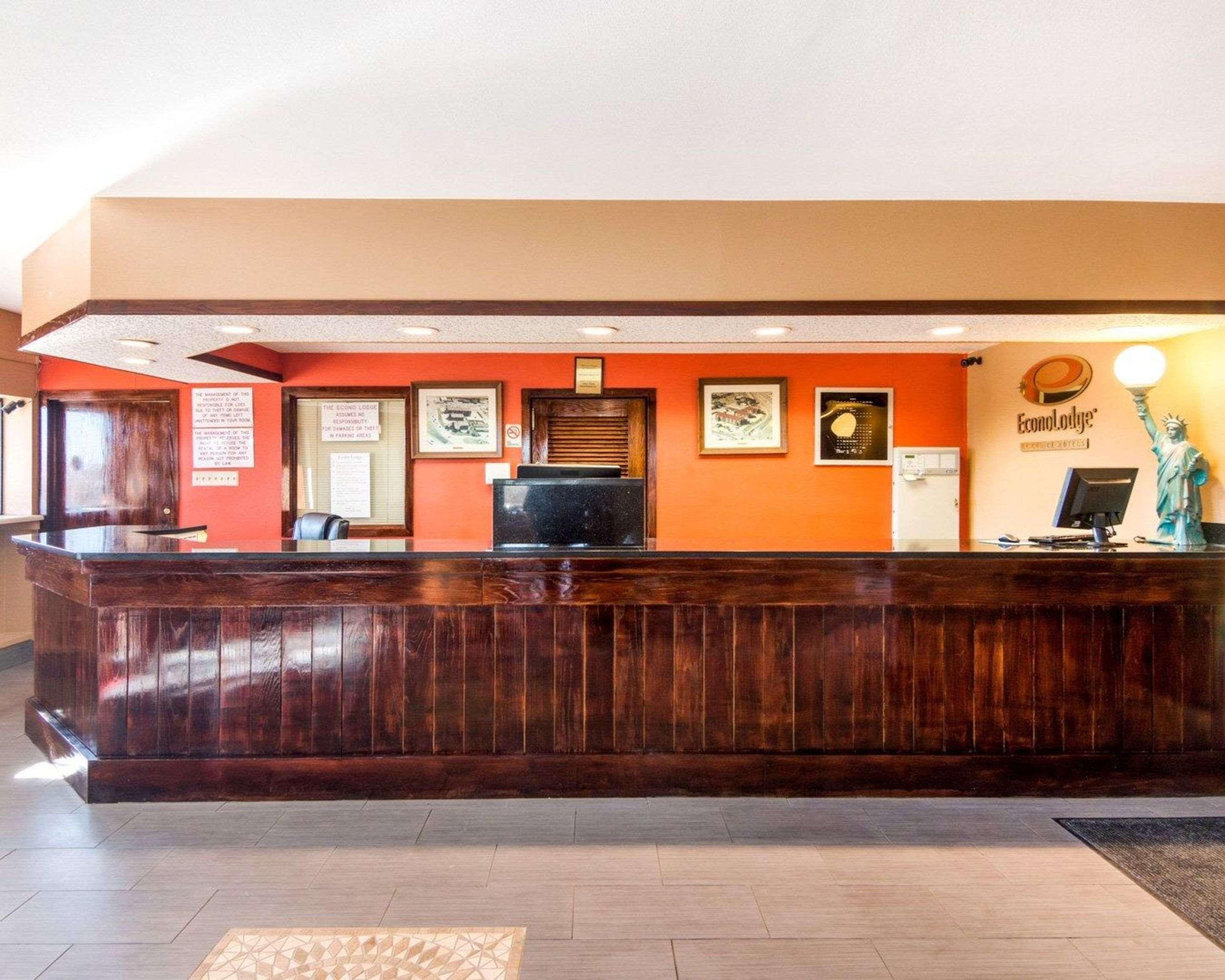 Econo Lodge Wichita Falls Downtown Bagian luar foto