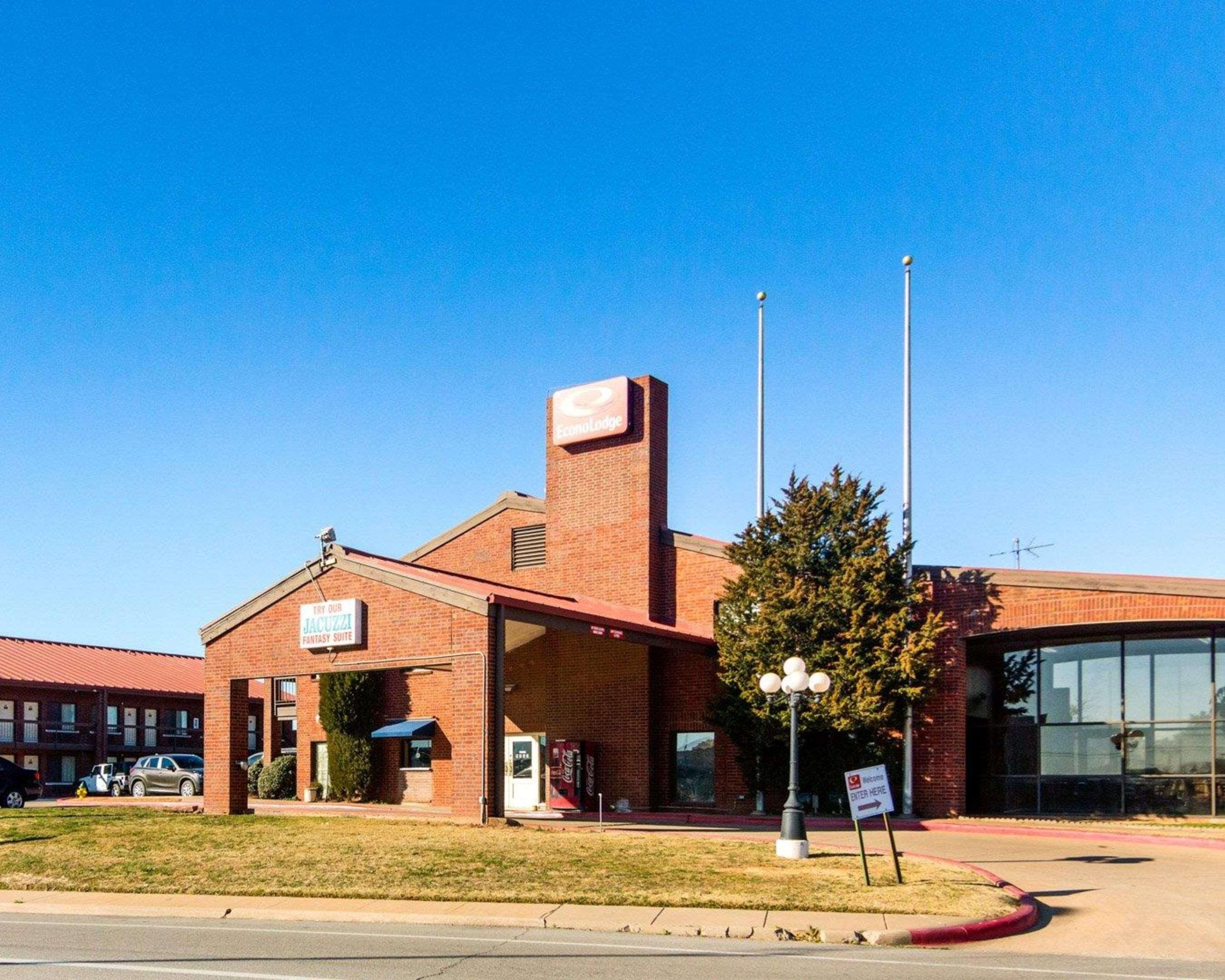 Econo Lodge Wichita Falls Downtown Bagian luar foto
