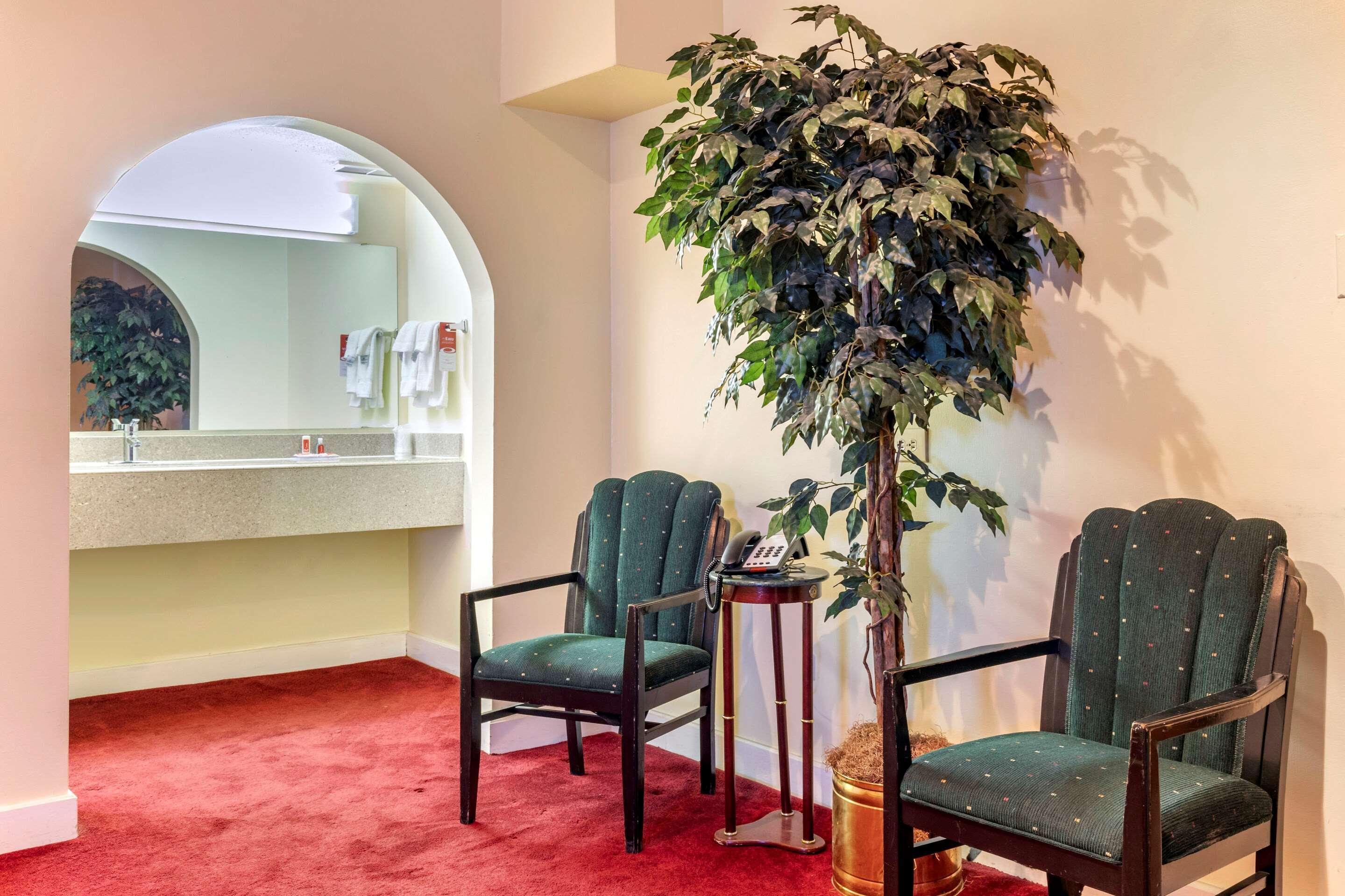Econo Lodge Wichita Falls Downtown Bagian luar foto
