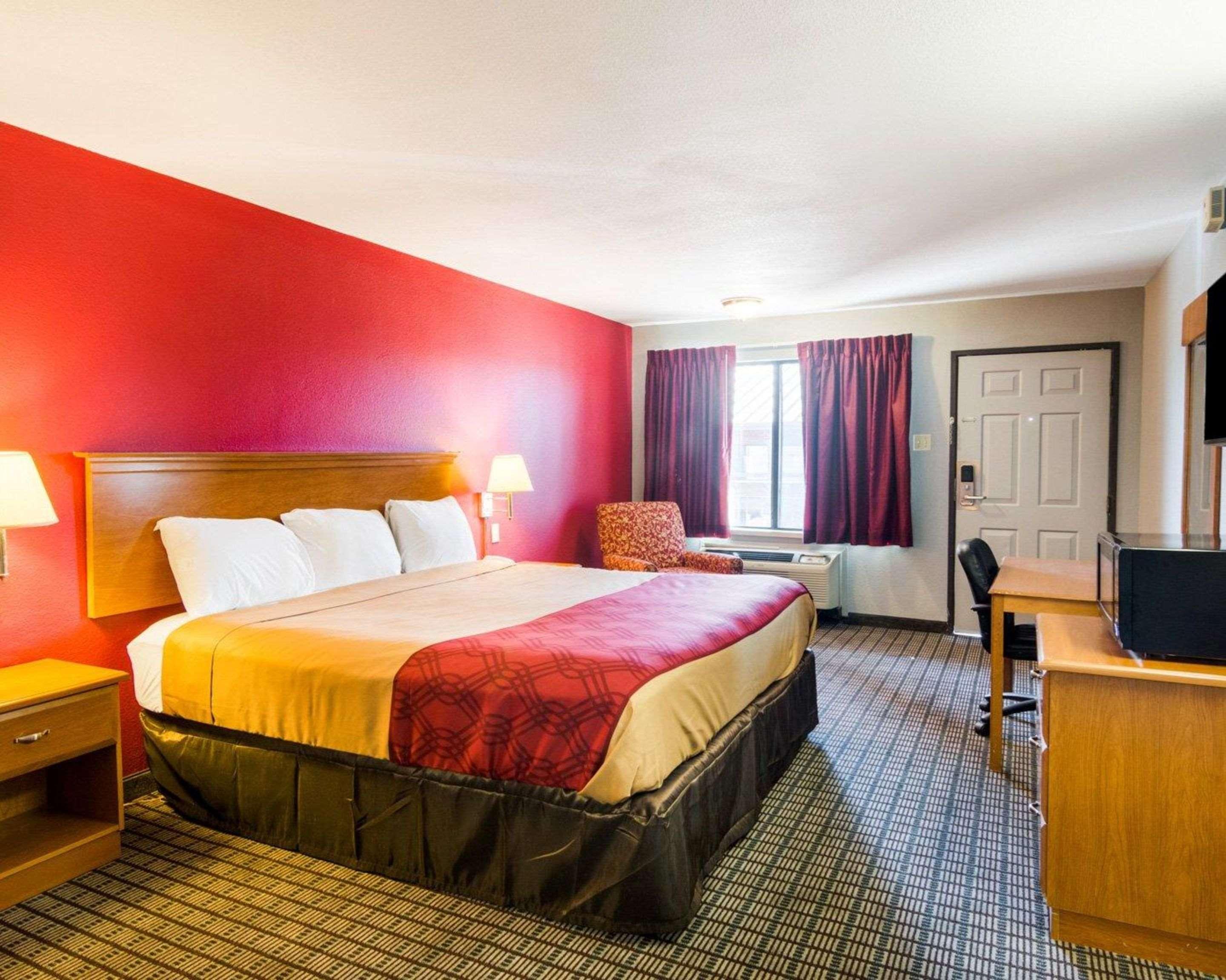 Econo Lodge Wichita Falls Downtown Bagian luar foto