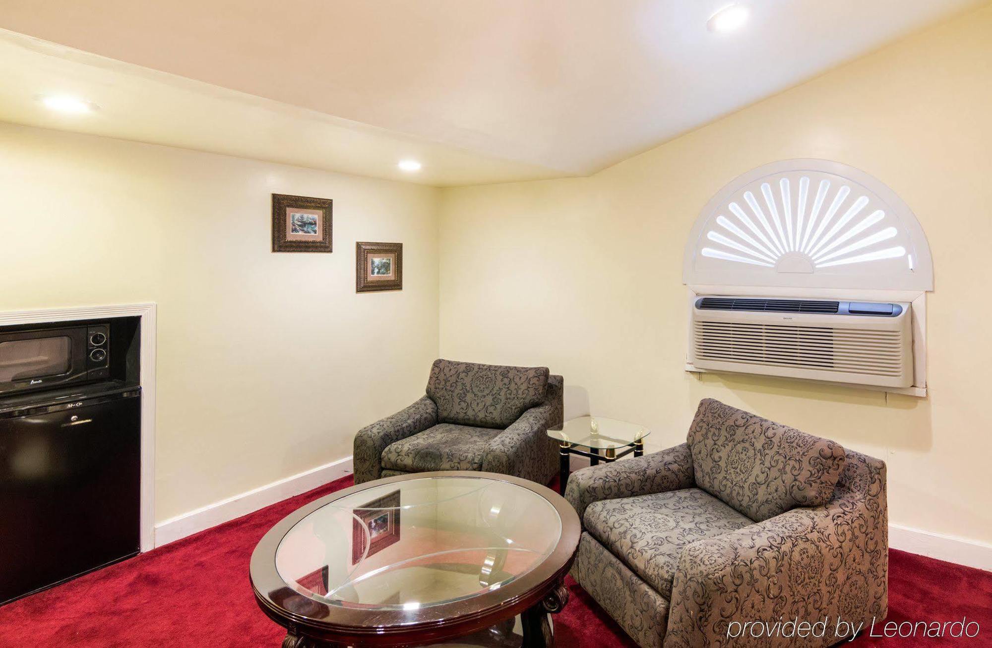 Econo Lodge Wichita Falls Downtown Bagian luar foto