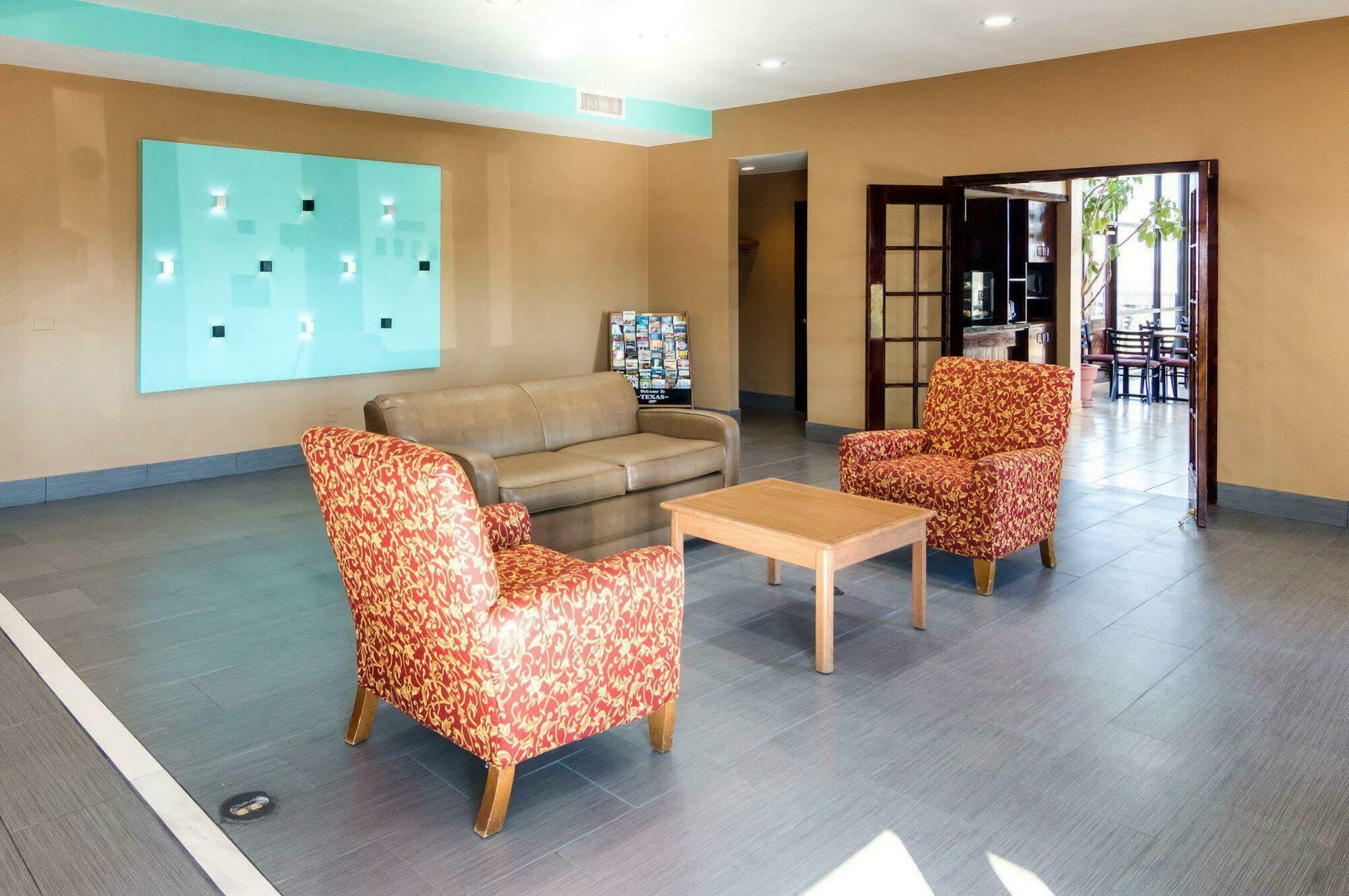 Econo Lodge Wichita Falls Downtown Bagian luar foto