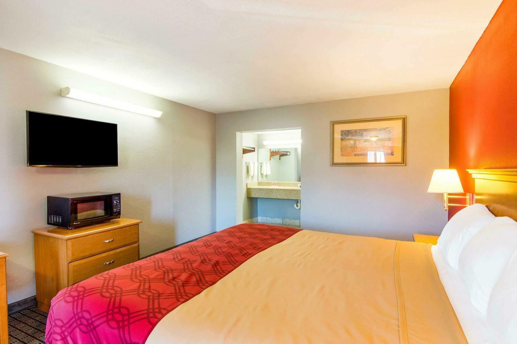 Econo Lodge Wichita Falls Downtown Bagian luar foto