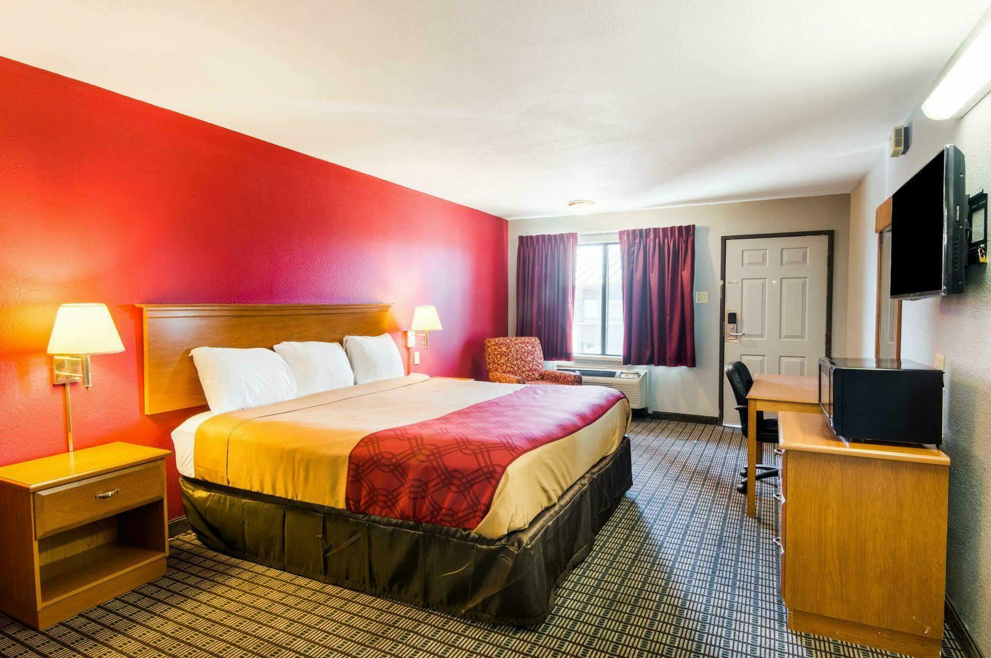 Econo Lodge Wichita Falls Downtown Bagian luar foto